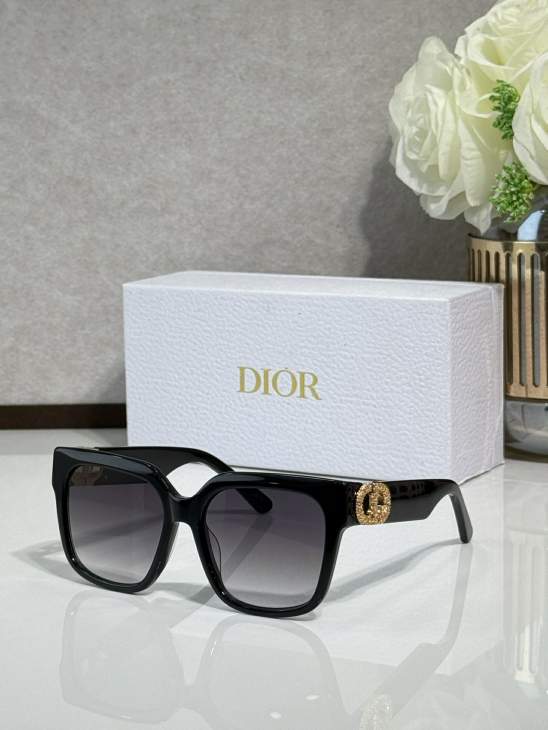 Picture of Dior Sunglasses _SKUfw77317712fw
